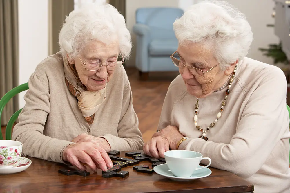 Photo of residents at Oakview Terrace Senior Living